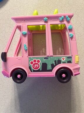 Littlest Pet Shop Pink and Teal Play Van